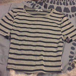 Short sleeve crop top